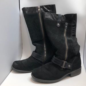 Earth origins both leather and fabric size 10